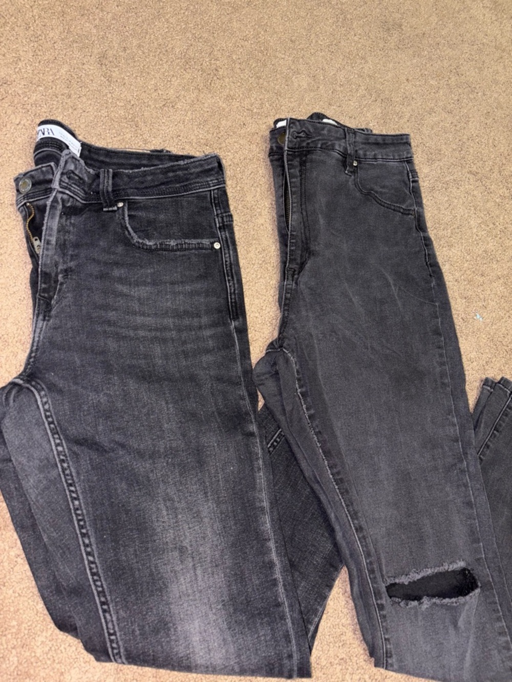 Dark Wash Distressed Skinny Jeans Zara/ Cotton on SIZE 10